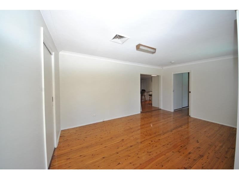 51 Amaroo Ave, Georges Hall NSW 2198