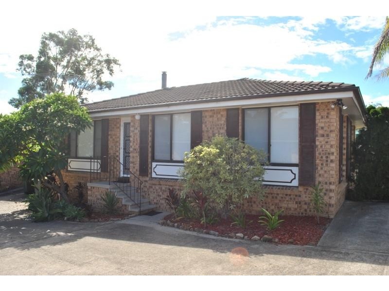 4/4 Bundy Cl, Macquarie Fields NSW 2564