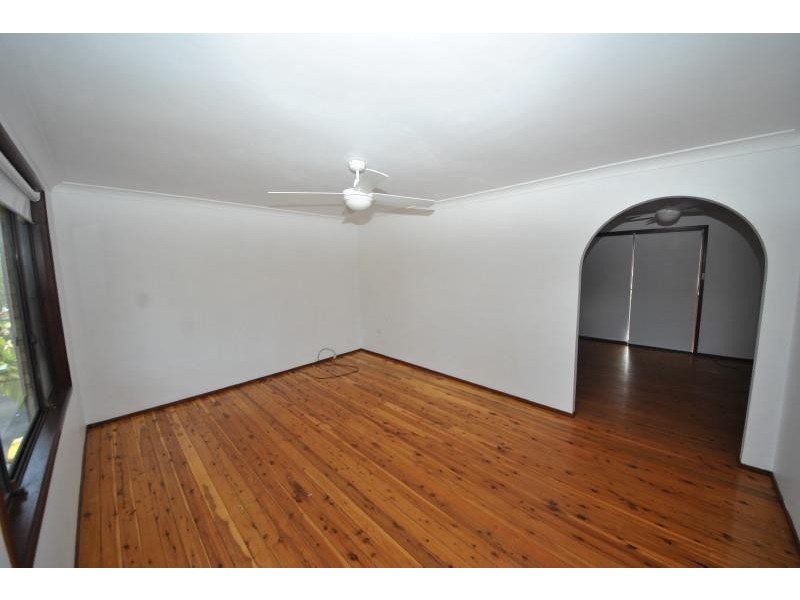 4/4 Bundy Cl, Macquarie Fields NSW 2564