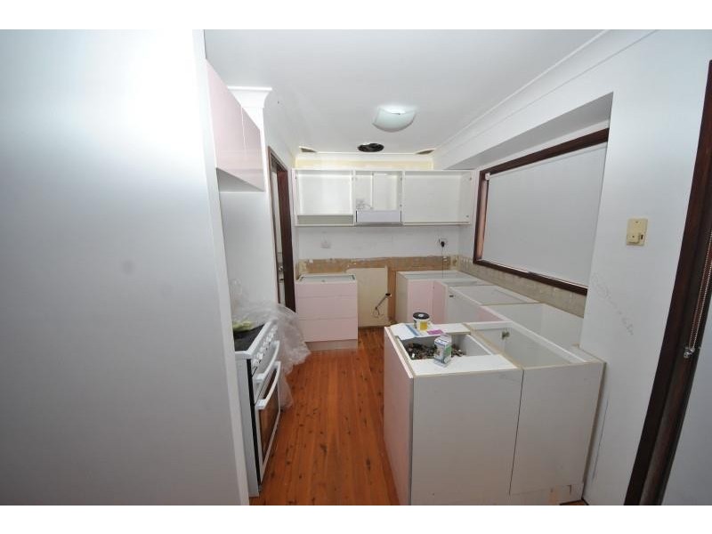4/4 Bundy Cl, Macquarie Fields NSW 2564