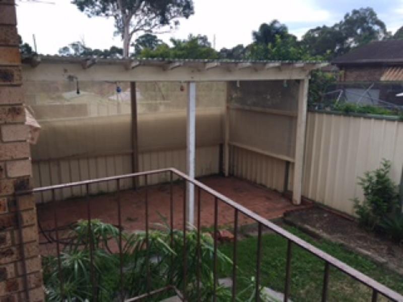 4/4 Bundy Cl, Macquarie Fields NSW 2564