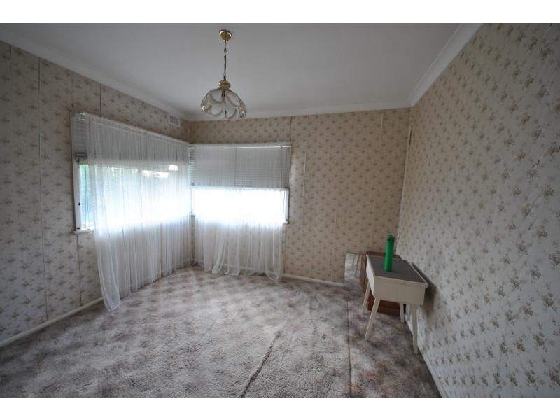 11 Larien Cres, Birrong NSW 2143