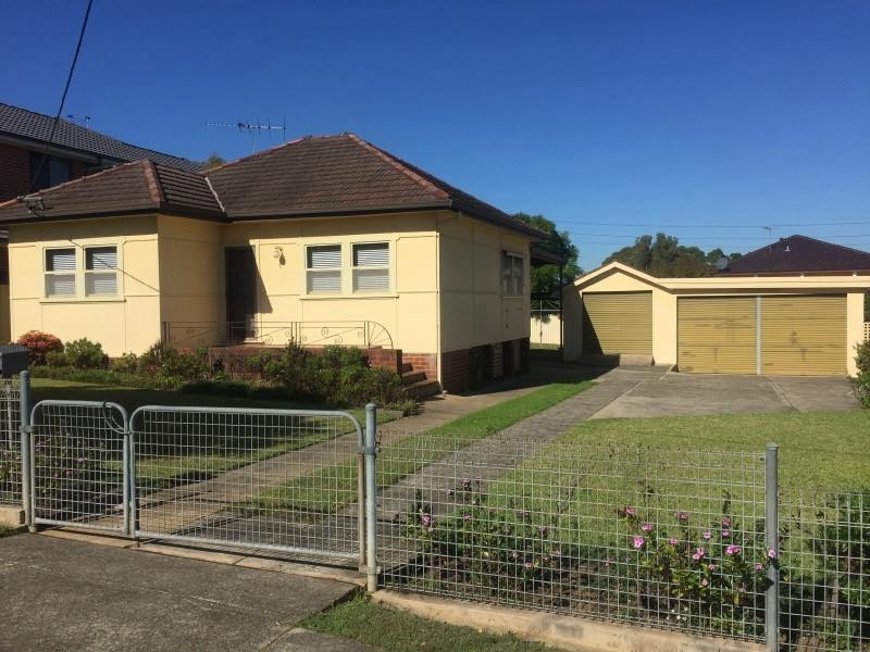 5 Stephenson St, Birrong NSW 2143