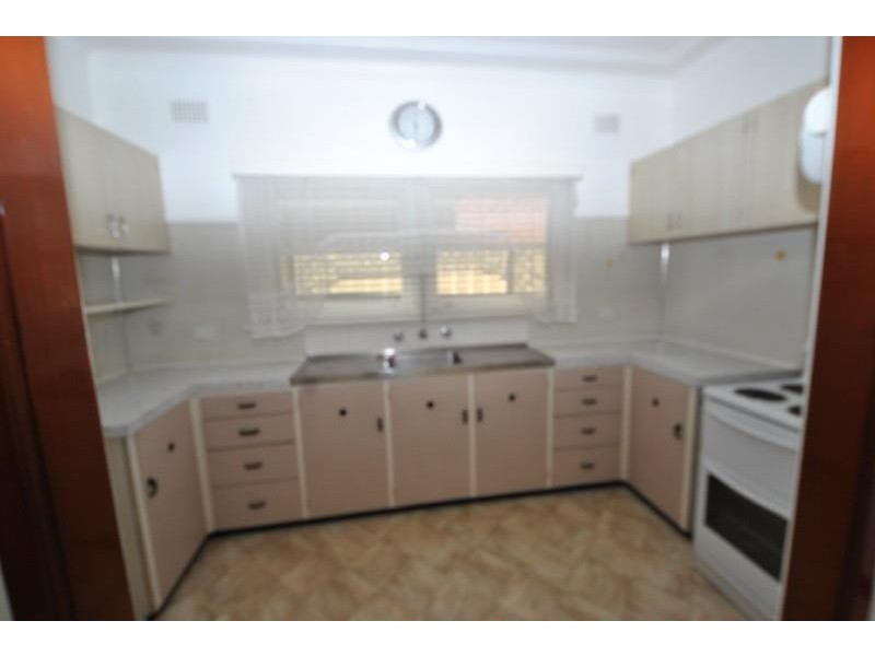 5 Stephenson St, Birrong NSW 2143