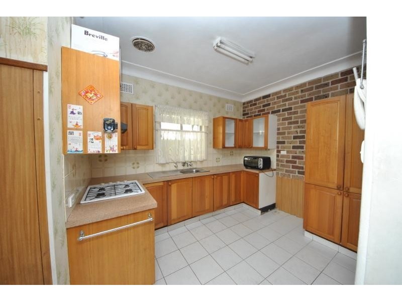 10 Stephenson St, Birrong NSW 2143