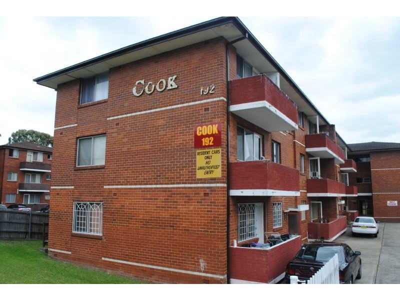 16/192 Sandal Cres, Carramar NSW 2163