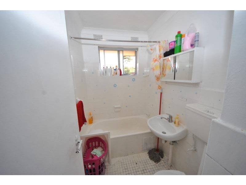 16/192 Sandal Cres, Carramar NSW 2163