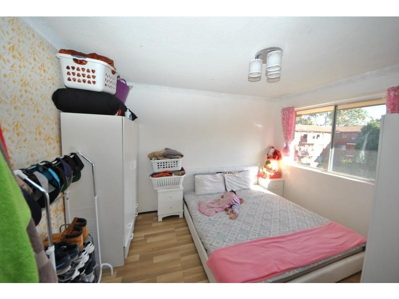 16/192 Sandal Cres, Carramar NSW 2163