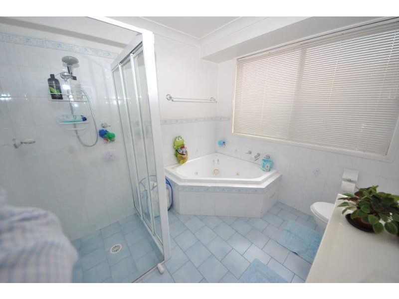 38 Chifley Ave, Sefton NSW 2162