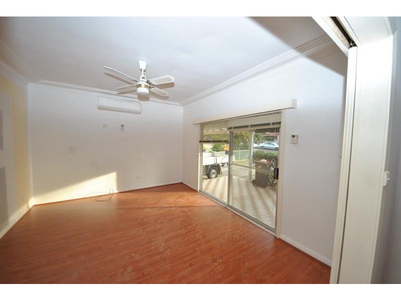 25 Wingara St, Chester Hill NSW 2162