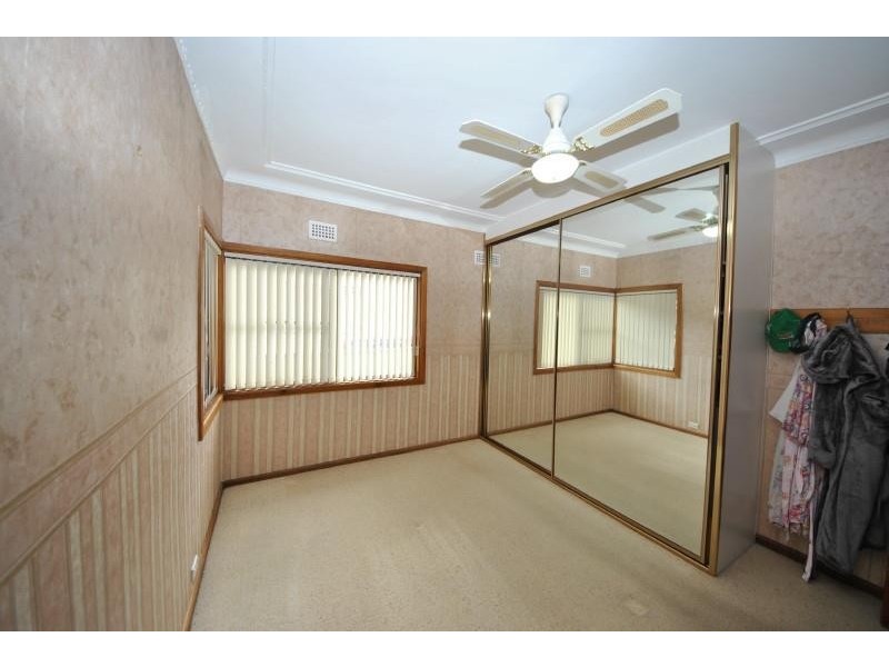 87 Robertson Rd, Bass Hill NSW 2197