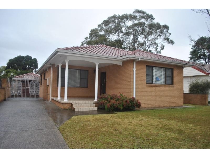 8 Roosevelt Ave, Sefton NSW 2162