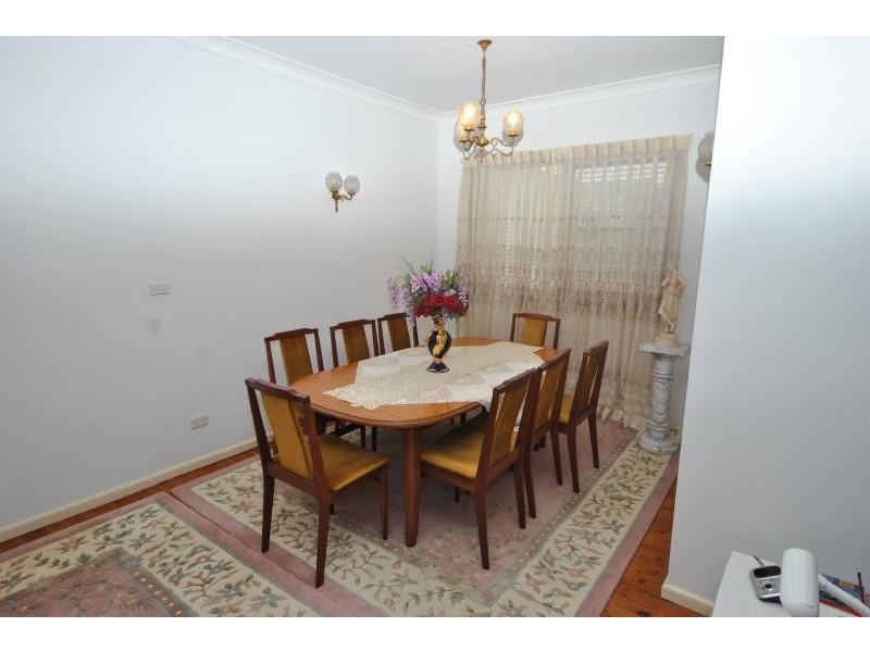 8 Roosevelt Ave, Sefton NSW 2162