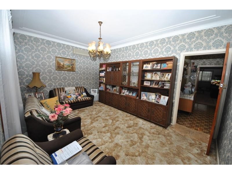 8 Roosevelt Ave, Sefton NSW 2162