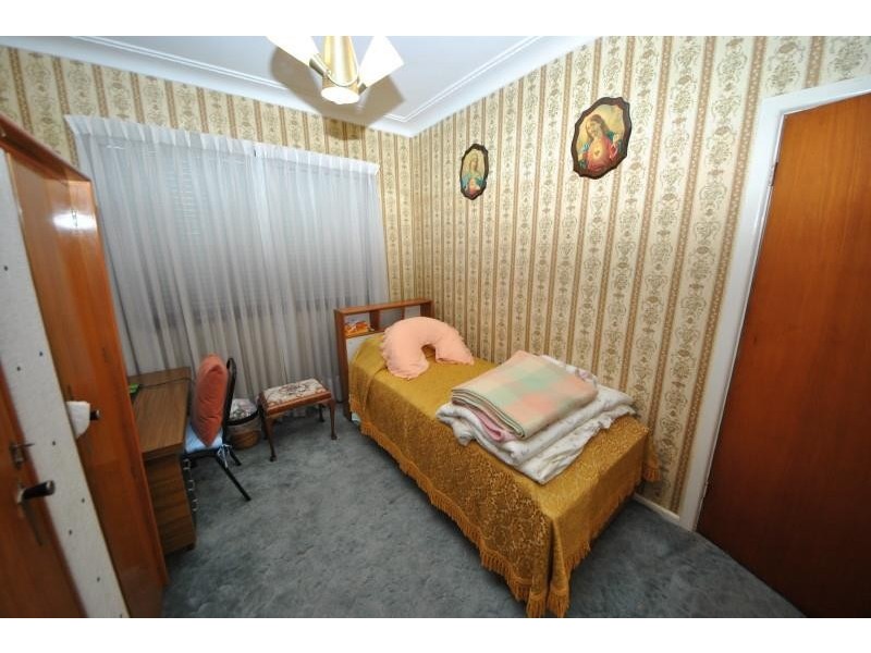 8 Roosevelt Ave, Sefton NSW 2162