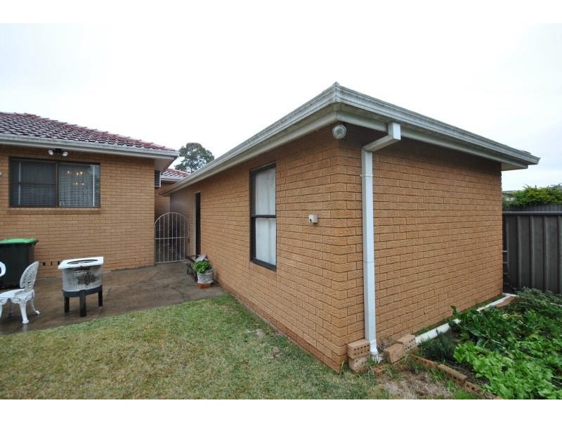 8 Roosevelt Ave, Sefton NSW 2162