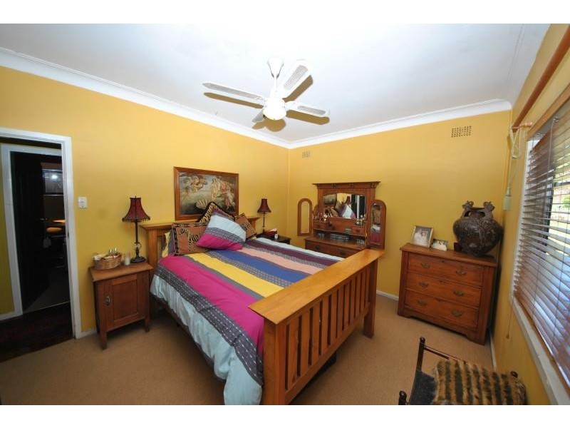 10 Biara  St, Chester Hill NSW 2162