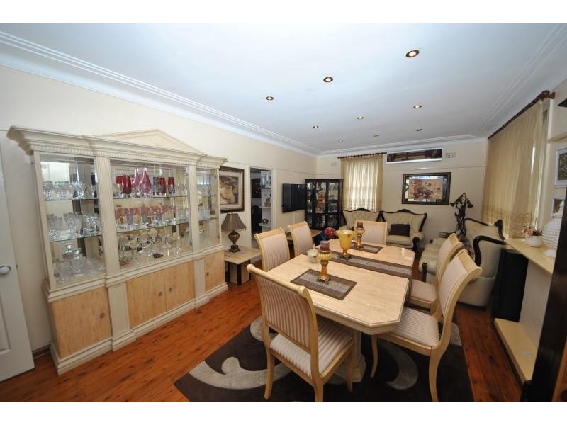 39 The Avenue Ave, Yagoona NSW 2199