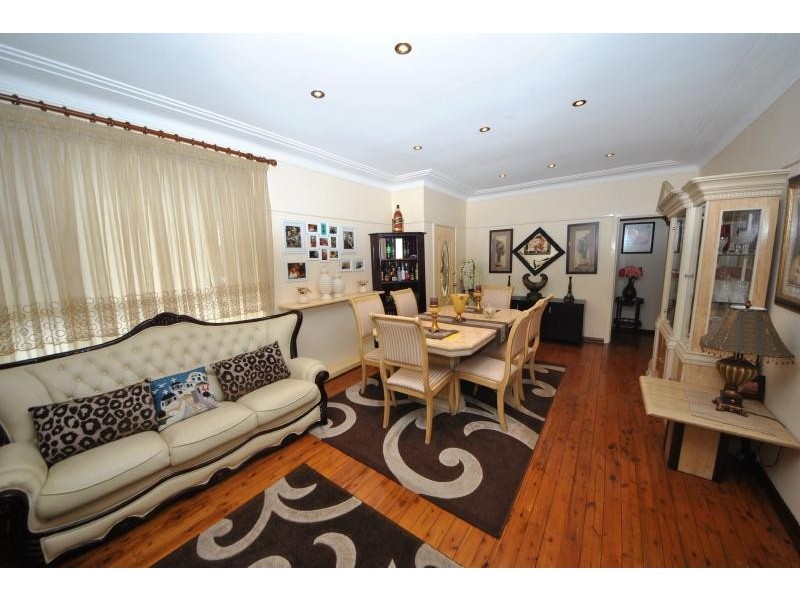 39 The Avenue Ave, Yagoona NSW 2199