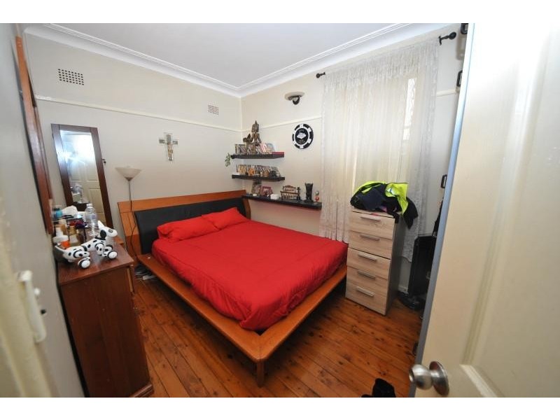 39 The Avenue Ave, Yagoona NSW 2199