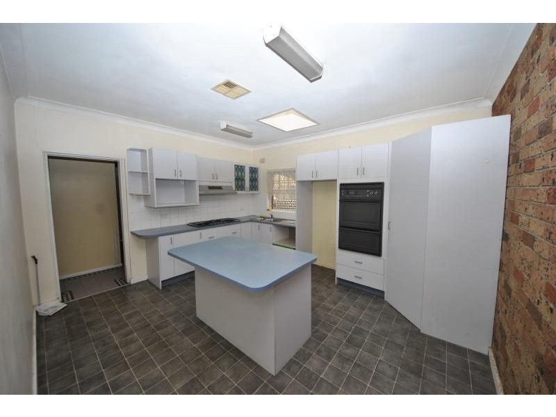 90  Jocelyn  St, Chester Hill NSW 2162