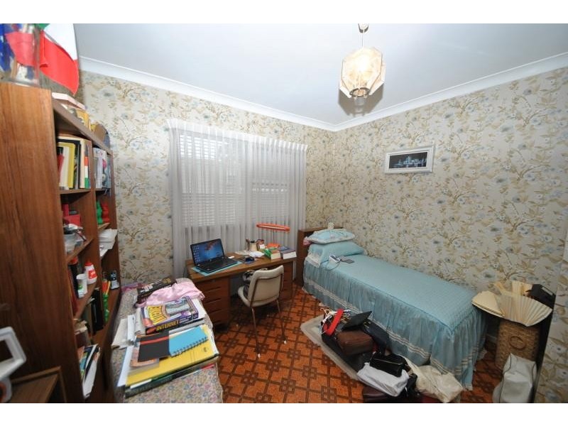 8 Roosevelt Ave, Sefton NSW 2162