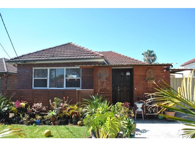 4 Mcclelland St, Chester Hill NSW 2162