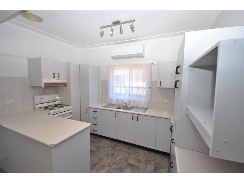 52 Mcclelland St, Chester Hill NSW 2162