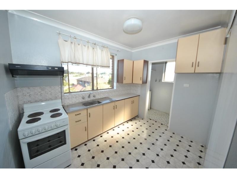 7 Myers St, Roselands NSW 2196