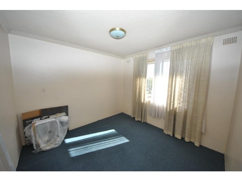 7 Myers St, Roselands NSW 2196