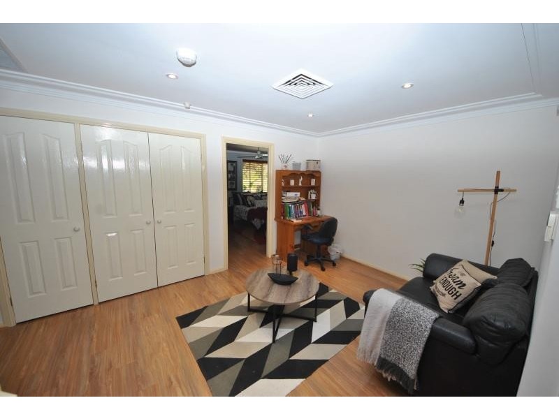 10 Torch St, Voyager Point NSW 2172