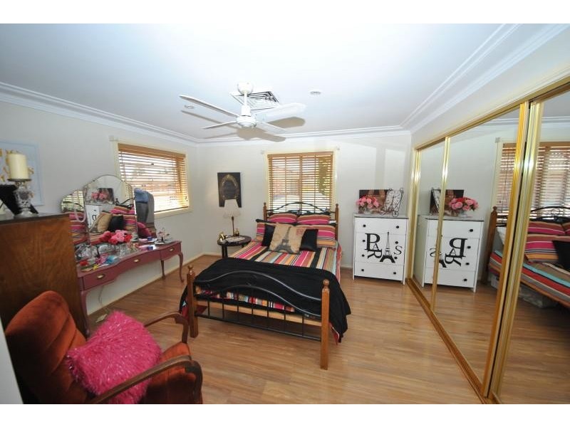 10 Torch St, Voyager Point NSW 2172