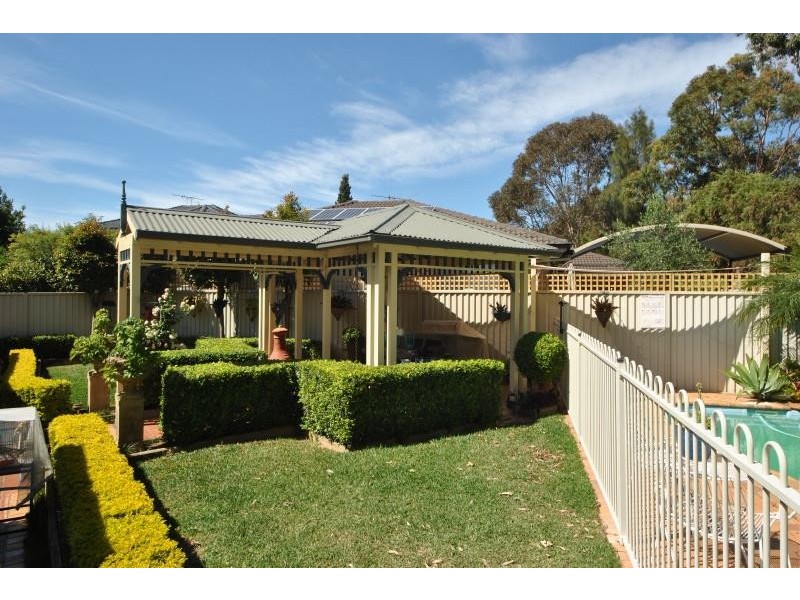 10 Torch St, Voyager Point NSW 2172