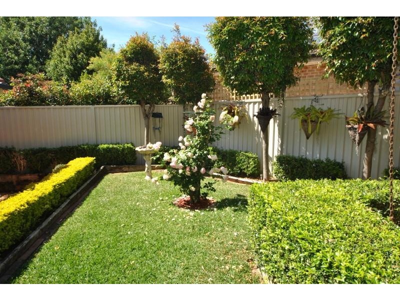 10 Torch St, Voyager Point NSW 2172