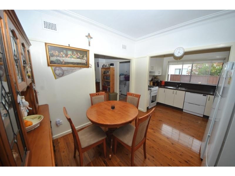 83 The Avenue -, Bankstown NSW 2200