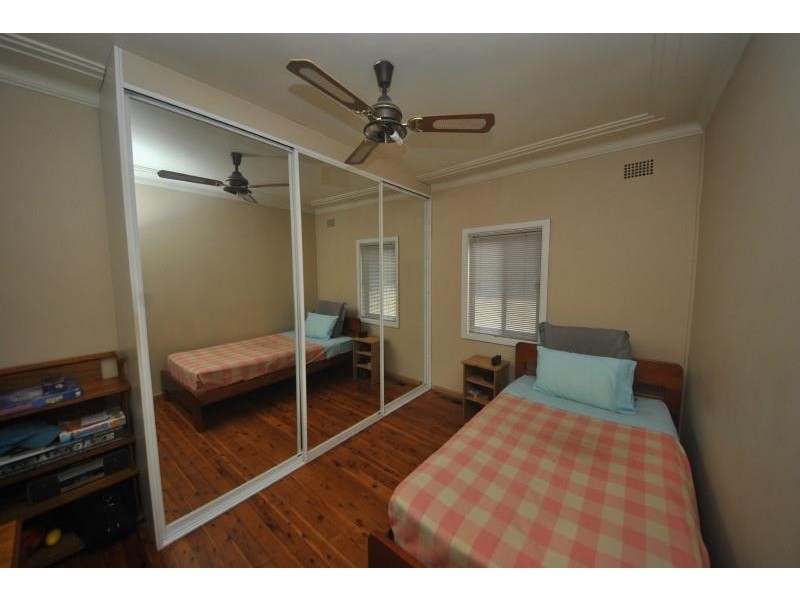 10 Elliston St, Chester Hill NSW 2162