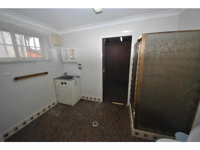 51 Amaroo  Ave, Georges Hall NSW 2198