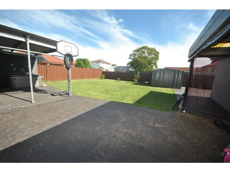29 Elliston St, Chester Hill NSW 2162