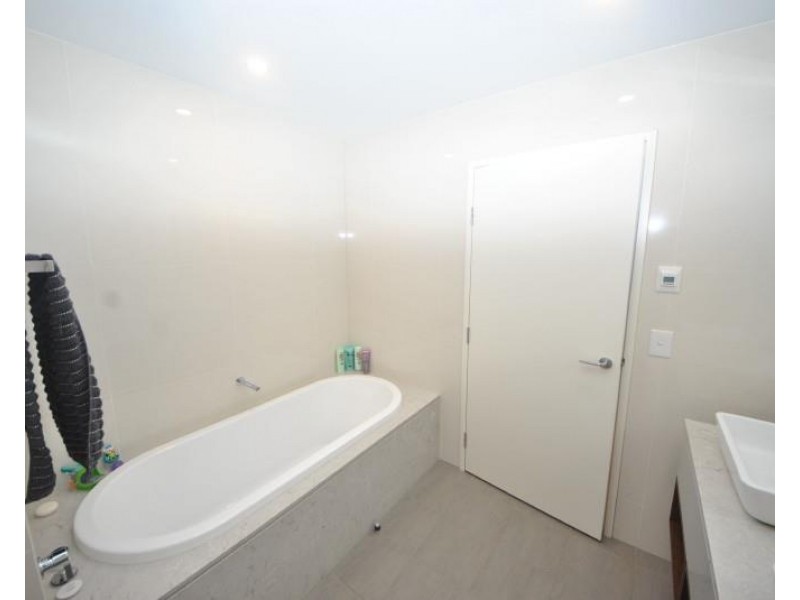 904/17 Woodlands Avenue, Breakfast Point NSW 2137