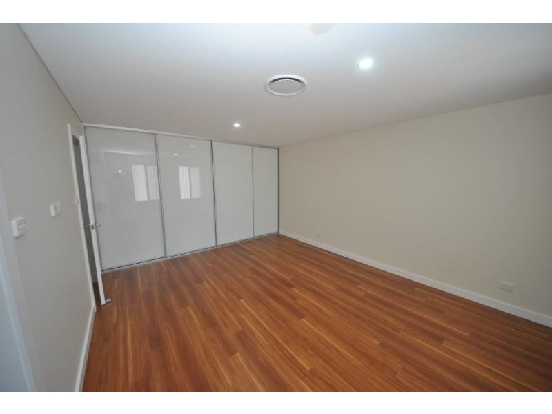 972 Woodville  Road, Villawood NSW 2163