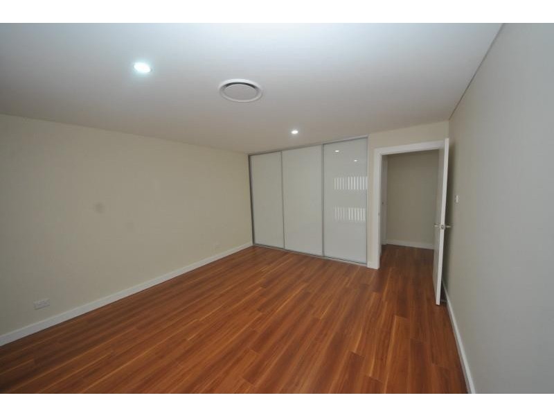 972 Woodville  Road, Villawood NSW 2163