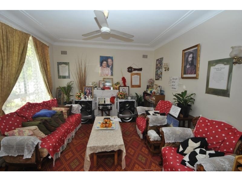 59 Gurney Rd, Chester Hill NSW 2162