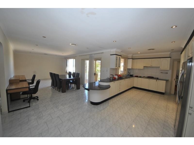 18 Esk Ave, Green Valley NSW 2168