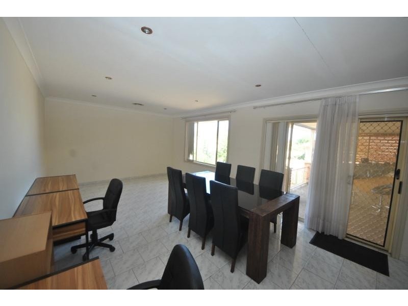 18 Esk Ave, Green Valley NSW 2168