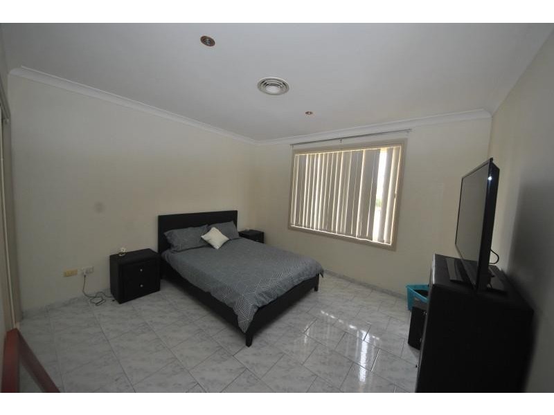 18 Esk Ave, Green Valley NSW 2168