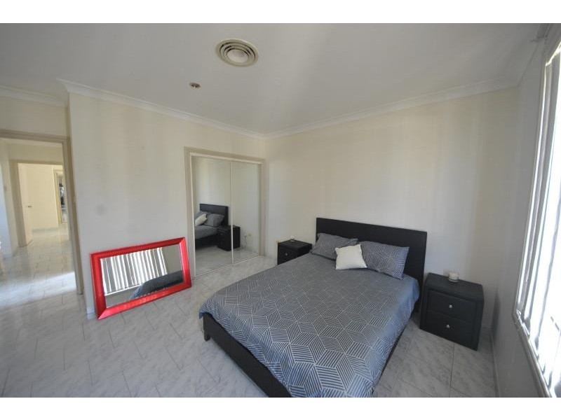 18 Esk Ave, Green Valley NSW 2168