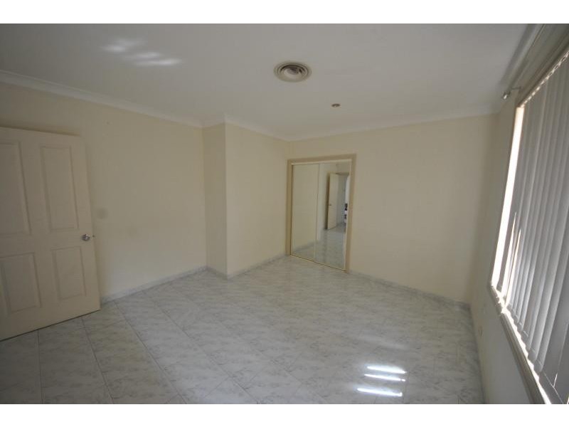 18 Esk Ave, Green Valley NSW 2168