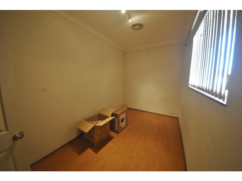 18 Esk Ave, Green Valley NSW 2168