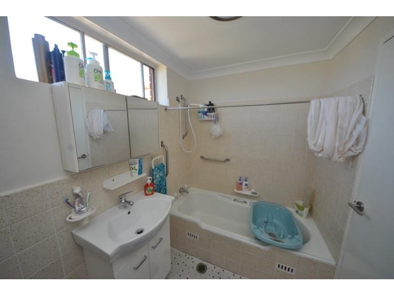 1/74 Phillip Street, Roselands NSW 2196