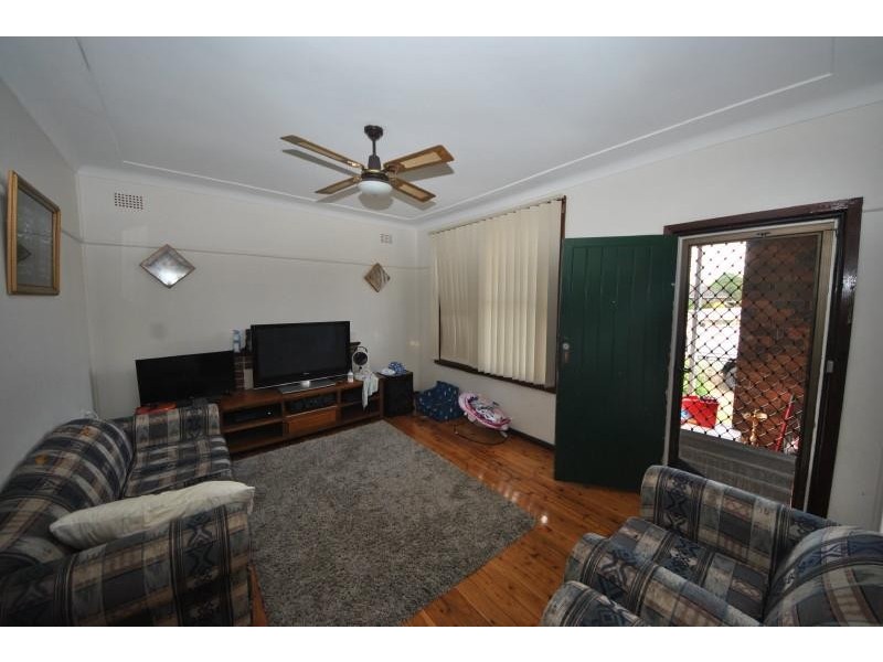18 Gundaroo Street, Villawood NSW 2163